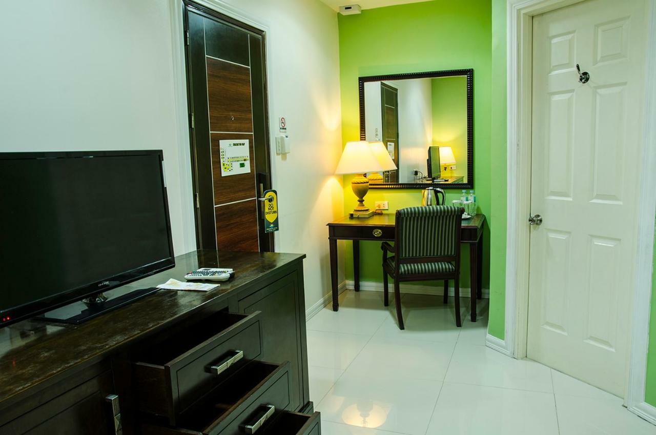 Dreamwave Hotel Santiago City of Santiago Exterior photo